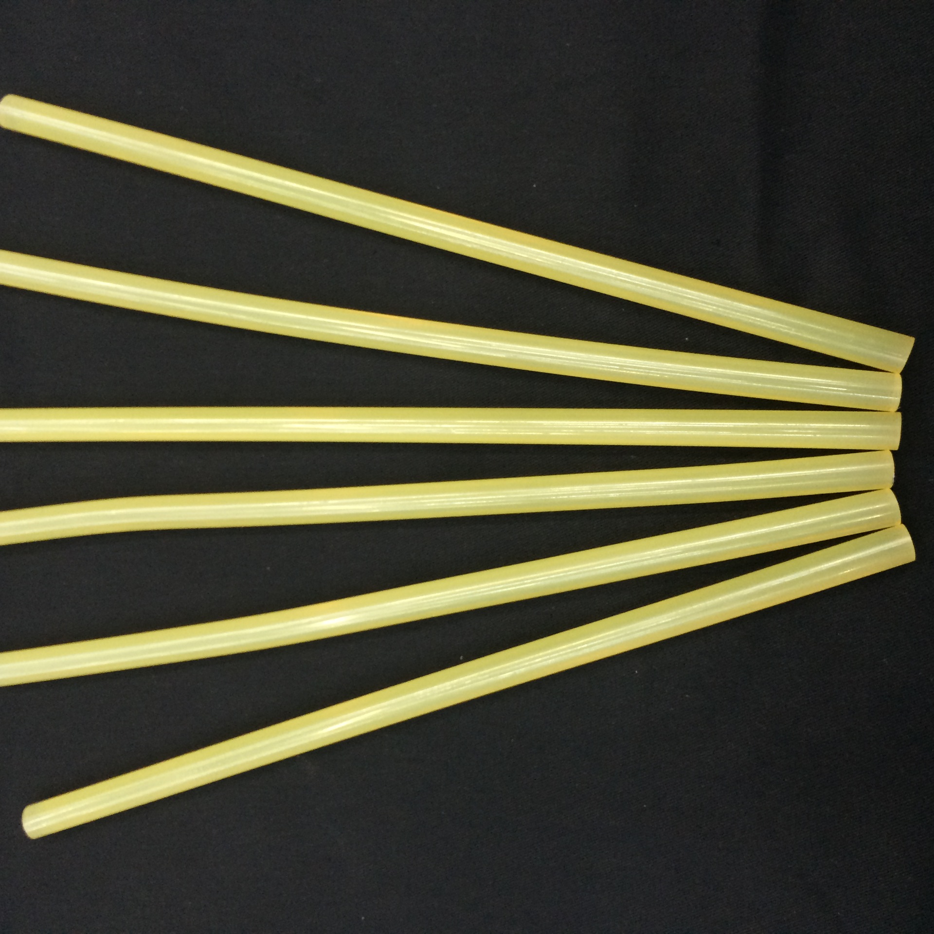 黄色透明胶棒 粘性好 绿色环保 厂家直销