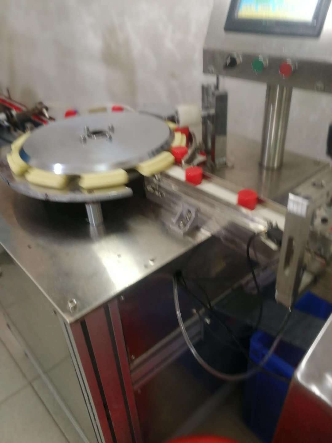 新款连体瓶盖合盖机械蝴蝶合机全自动