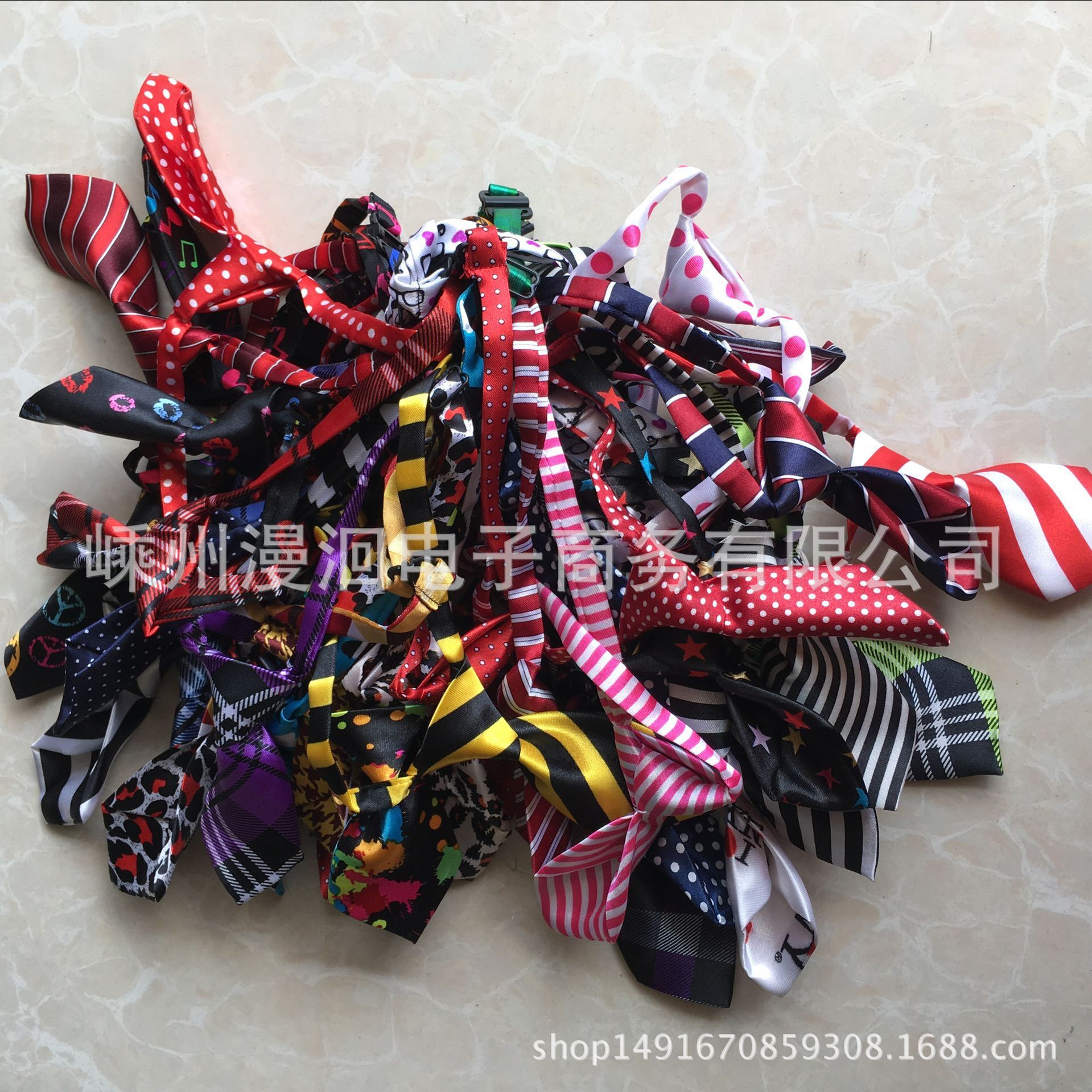 Children's cartoon bow tie