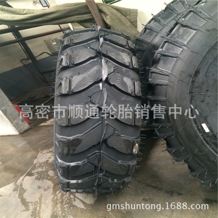 徐工18吨震动式压路机轮胎18.00-24工程轮胎1800-24 23.1-26