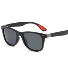 R8670�¿���Ů���ż�Լ̫����˾��������ʻ������ƫ��ī��