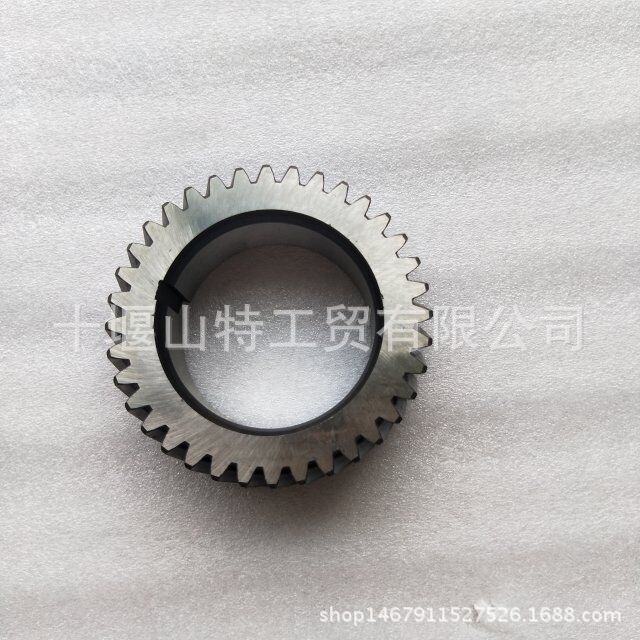 3901258 6BT曲轴齿轮 (4)