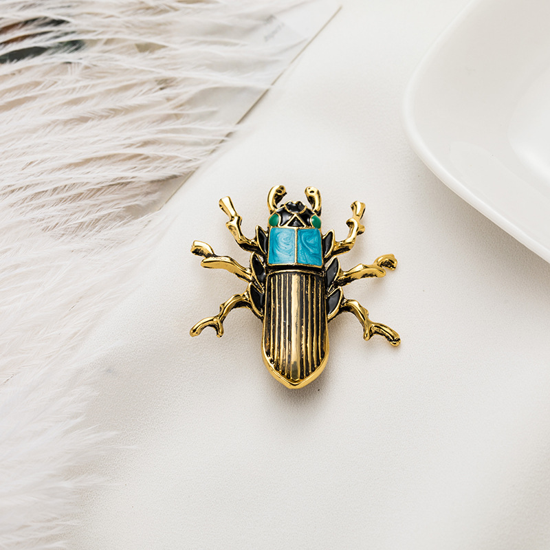 Japanese and Korean fashion trend temperament atmosphere personality creative all match oil drop retro beetle brooch accessories_voghion.com