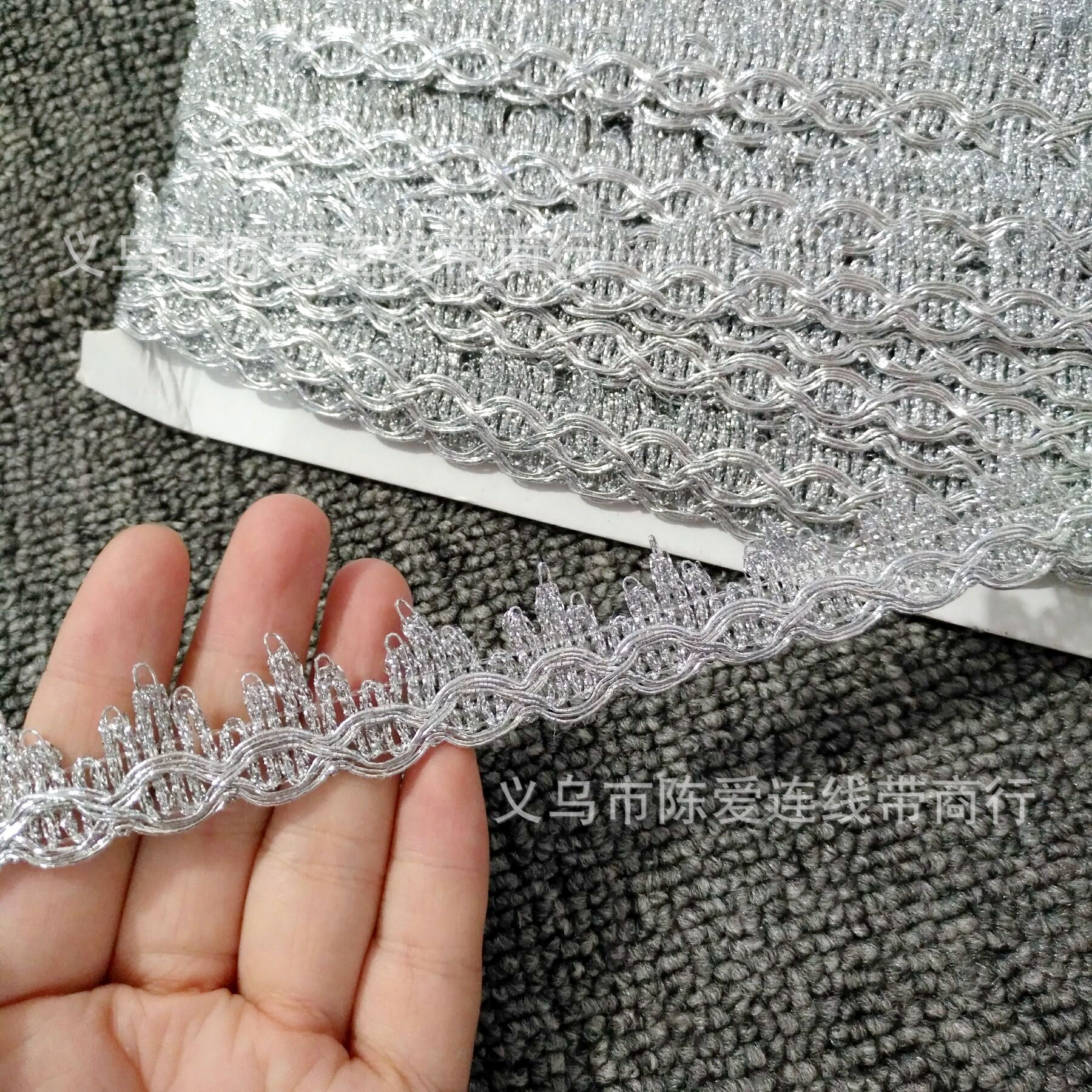 圆圈三朵花银色