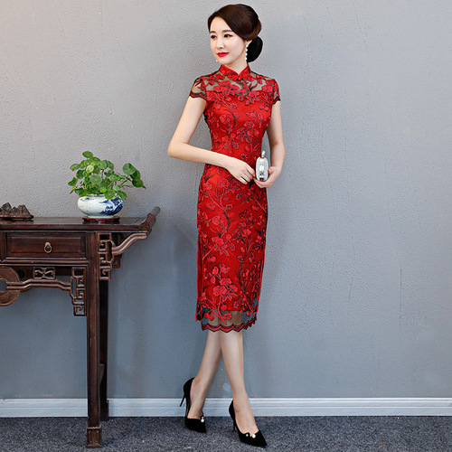 Yisidu new lace cheongsam slim show show daily sexy hollowed out Chinese fashion embroidered cheongsam