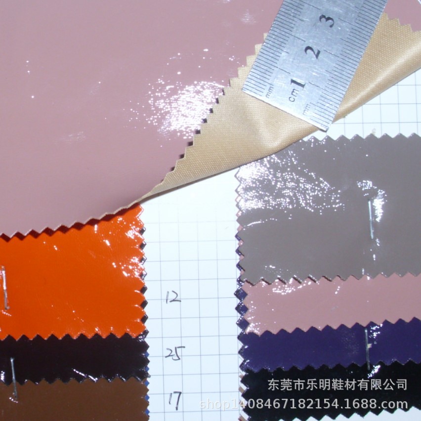 MP8022现货弹力镜面0.6MM软皮揉纹鞋材手袋服装电子产品皮革