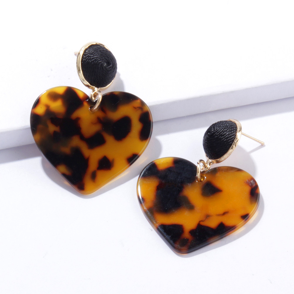 Retro Contrast Color Heart-shaped Acrylic Earrings display picture 8
