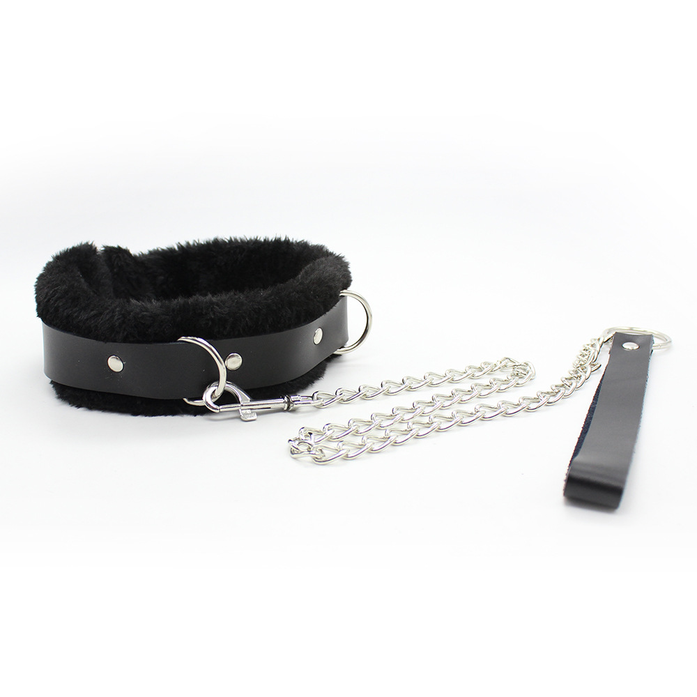 Venta al por mayor de fábrica de juguetes sexuales, collares de peluche, collares de cuero, anillos para el cuello, cadenas para perros, correas para el cuello, juguetes alternativos.