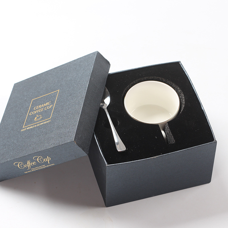 Tazas + platos + cucharas + caja de regalo negra