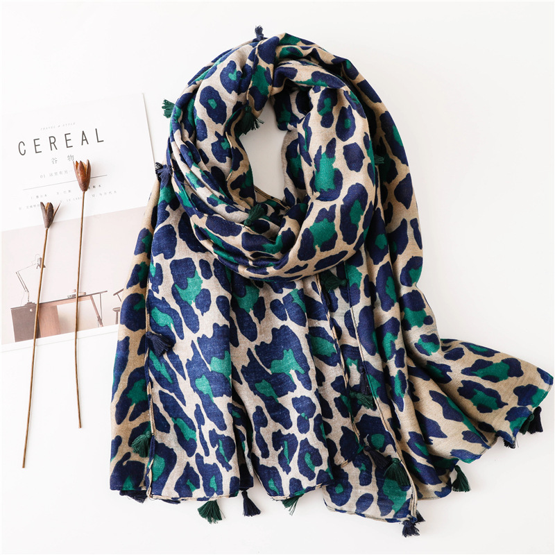 Classic Fashion Leopard Scarf Long Section Cotton And Linen Shawl display picture 16