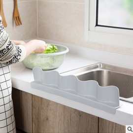 吸盘式水池挡水板创意厨房小用品 家用水槽防溅水隔水挡板 260克