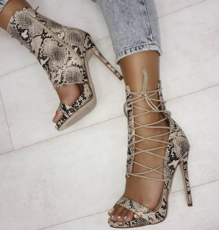 Bottes femme BRODERIE en PU artificiel - Ref 3355299 Image 1