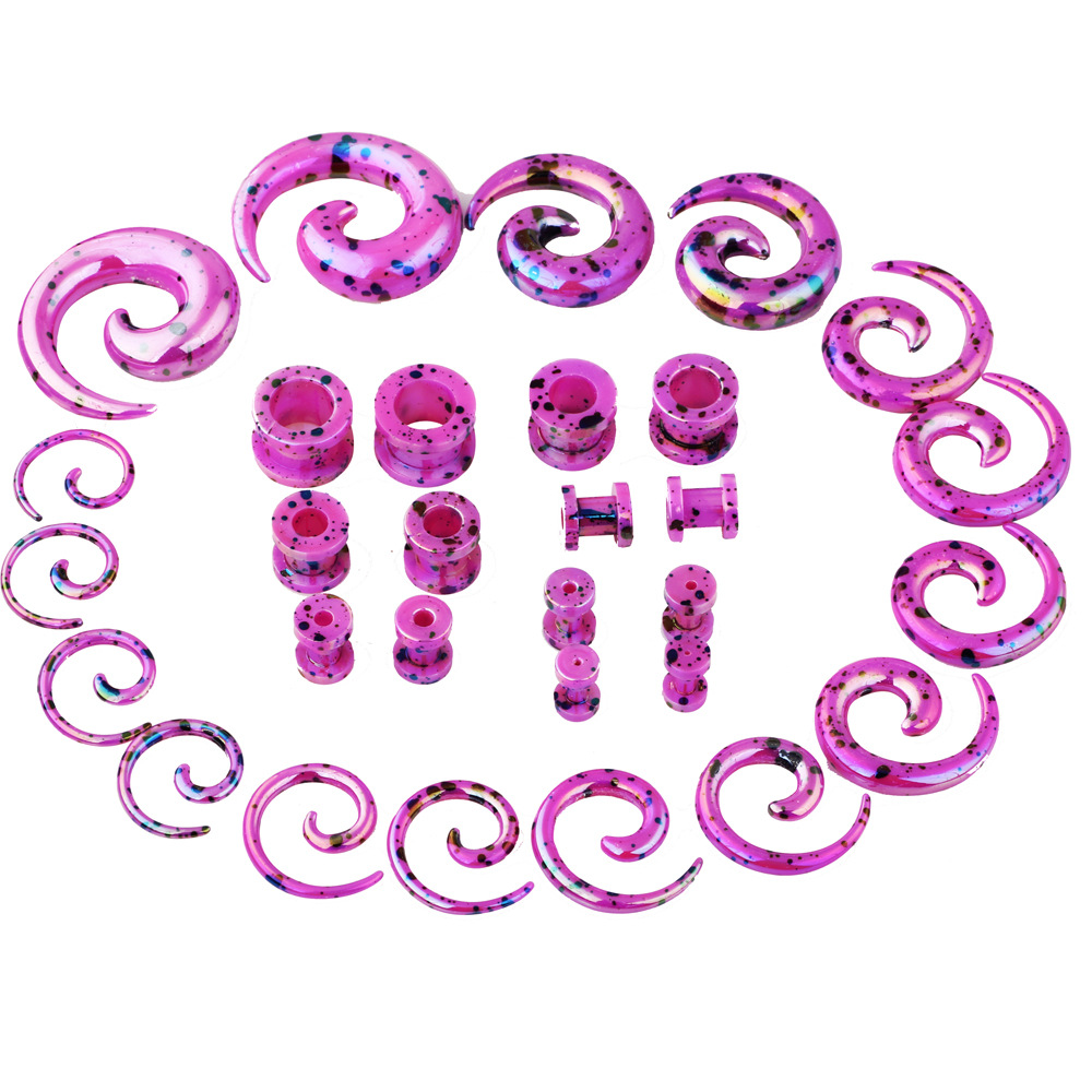 16G labret stud size and finish detail