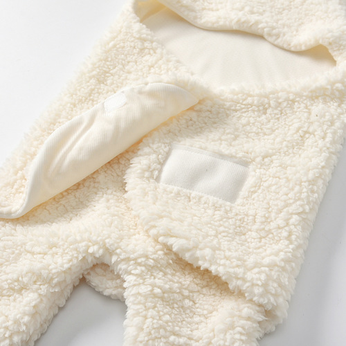 Soft Winter Baby Wrap, Cartoon Lamb Plush Blanket for Infants, Baby Blanket