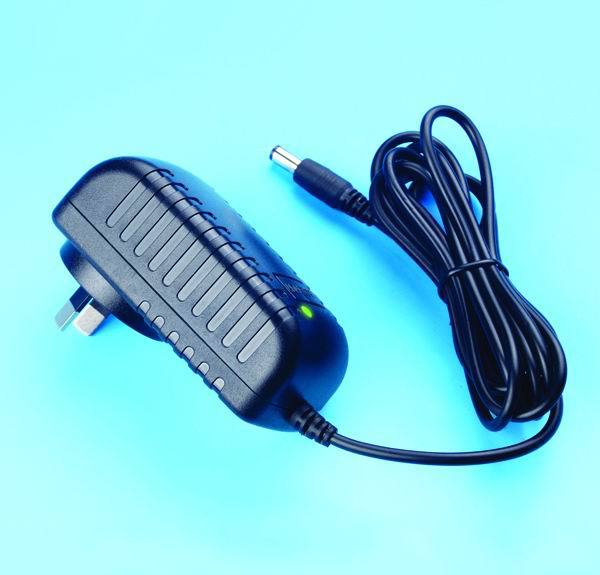厂家直销过认证12V2A电源适配器，充电器