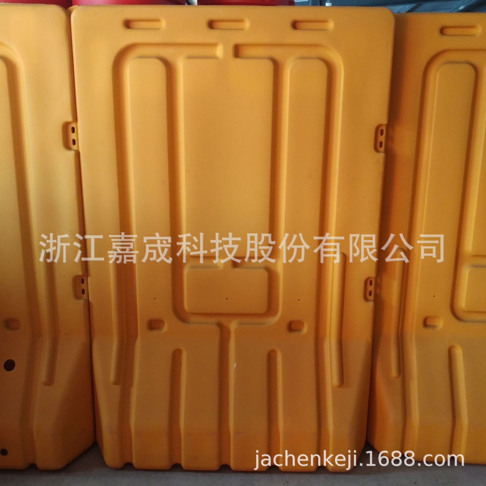 吹塑塑料大水马可移动注水围栏市政道路小区施工围挡隔离墩