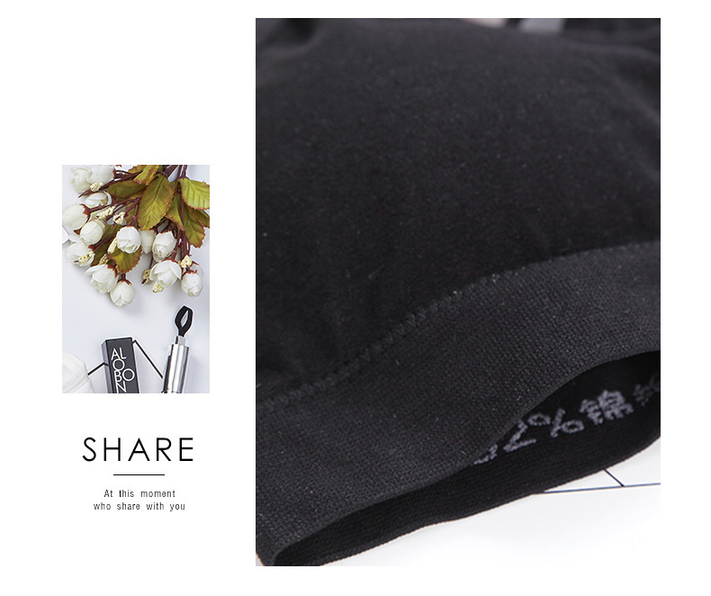Classic English letter thickened, oversized, chess-hugging, chess-spreading, running, yoga, shockproof, comfortable, sweat-absorbing short sports underwear detail image 7