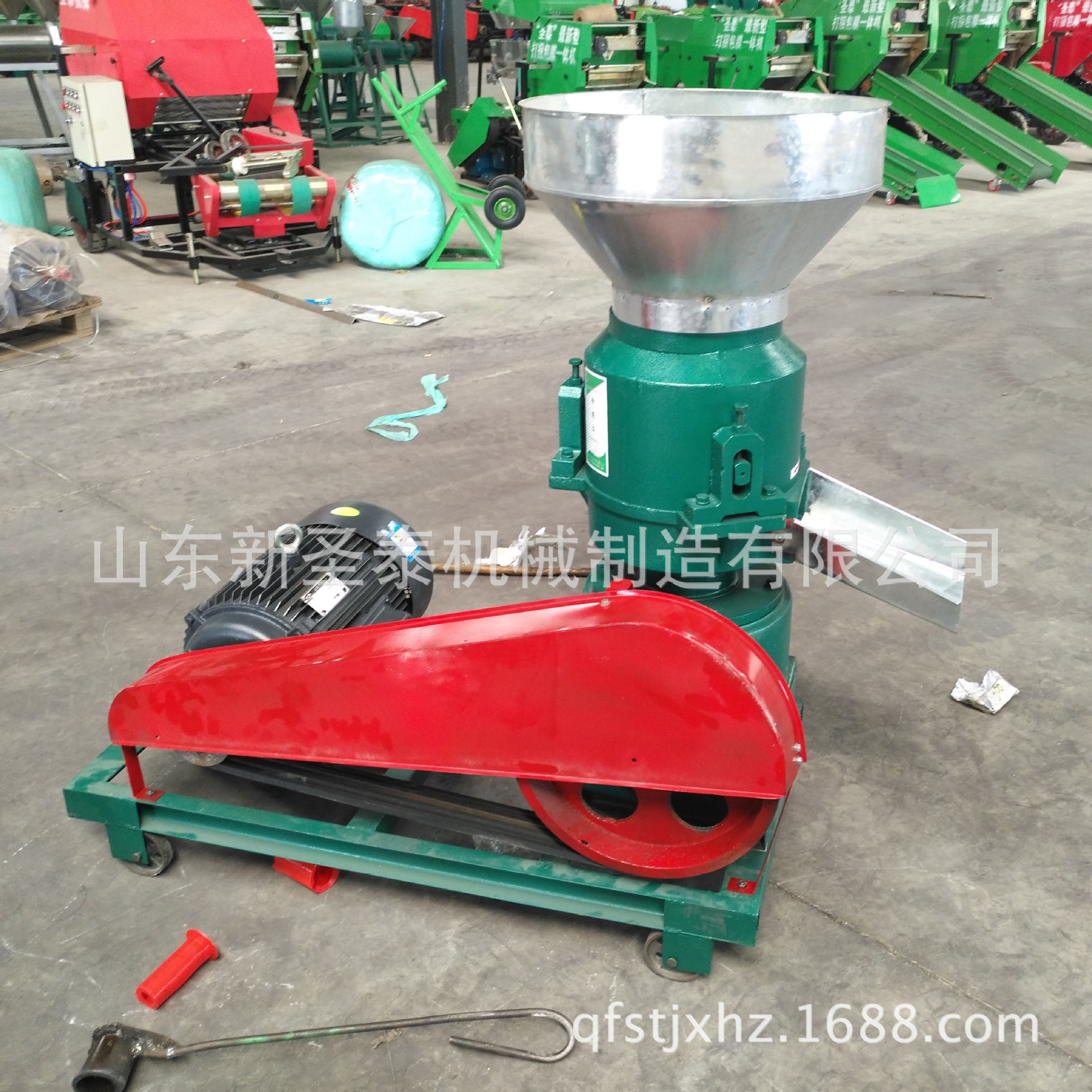 颗粒饲料生产机器 牛羊饲料颗粒机 熟化型颗粒机工作视频