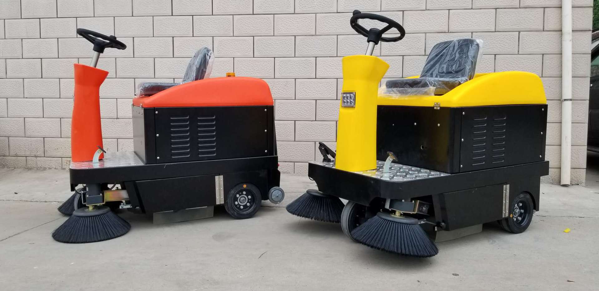 扫地车，驾驶式扫地车，手推式扫地车