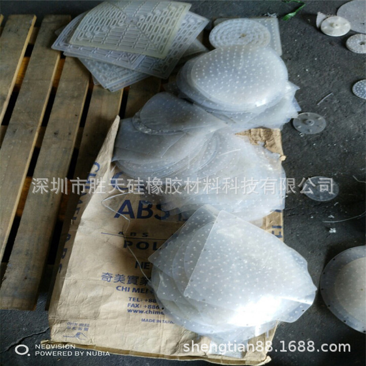 内蒙古呼伦贝尔陈巴尔虎旗附近有回收水泥建筑文化石模具胶硅胶废