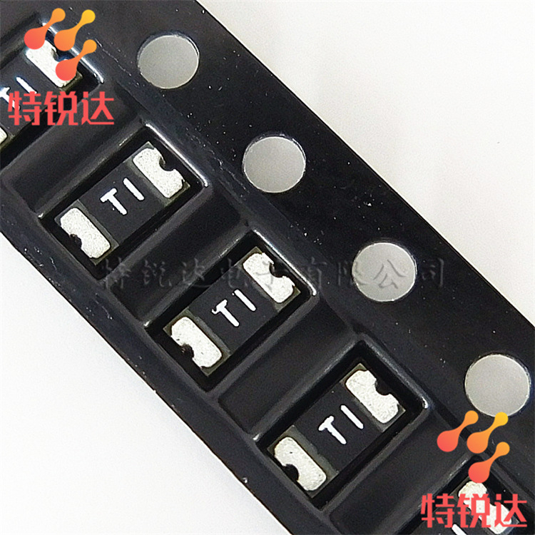 SMD1206P010TF 0.1A 丝印：T1 聚鼎自恢复保险丝贴片1206P010
