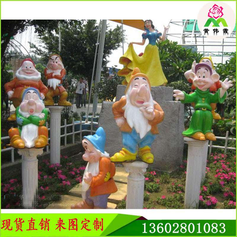 定制日本动漫老奶奶雕塑 泰国卡通雕塑 阿童木雕像 游乐场雕塑