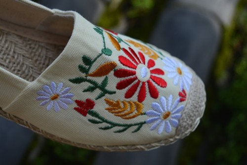 Tai chi shoes for female Chinese ethnic embroidered hemp clothing shoes Sen series literary and artistic hand-made shoes with flat soles for women