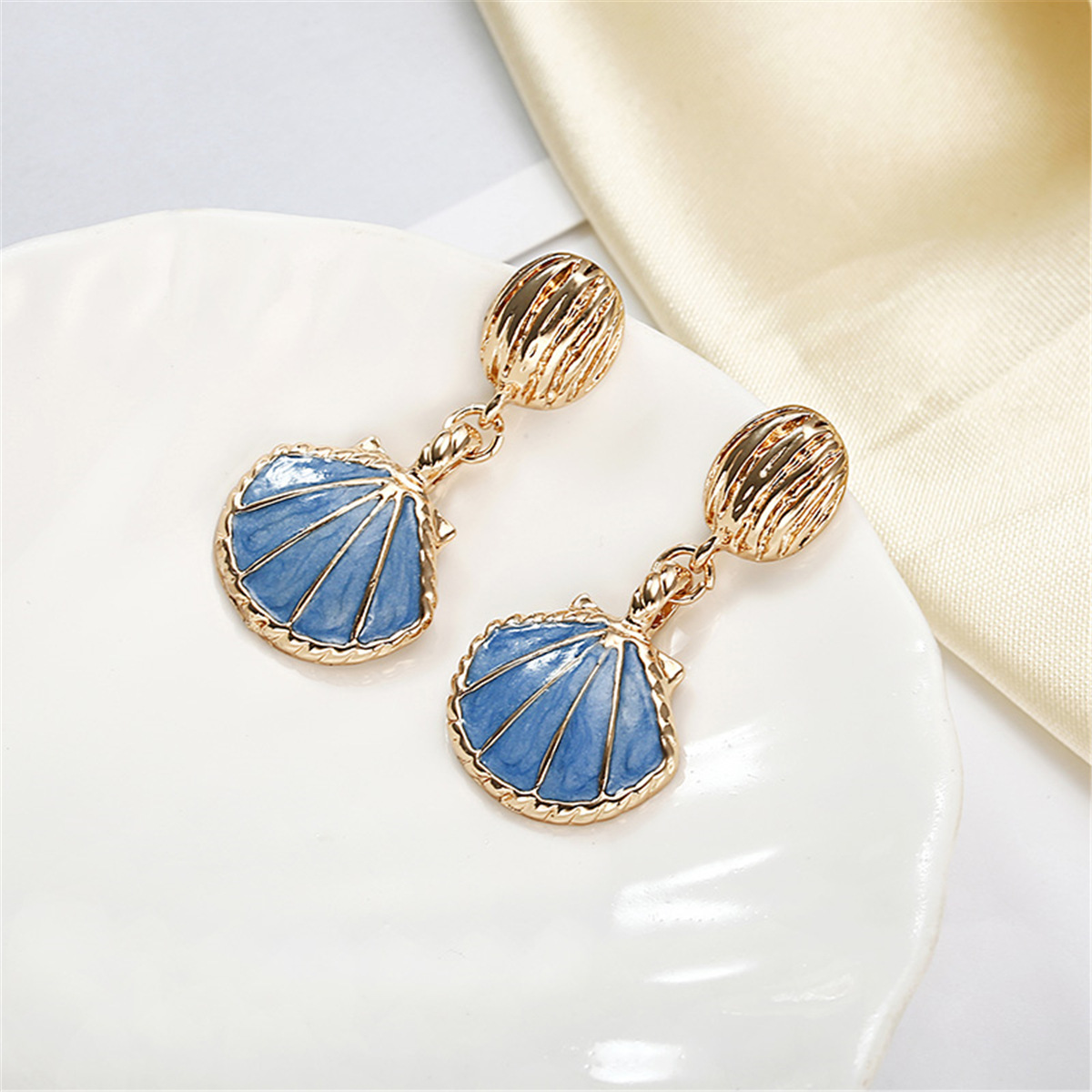 New Fashion Color Retention Plating Retro Marine Wind Shell Ear Pin Earrings Wholesale display picture 1