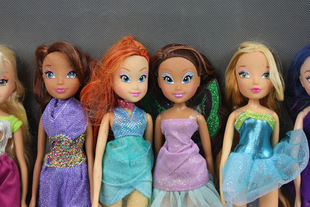 ����β؛ Winx Club Doll ħ�l�μ������� rainbow�ʺ�����