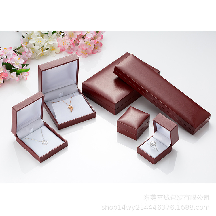 红色方形充皮珠宝首饰盒戒指盒耳钉盒吊坠盒项链盒手链盒logo定制
