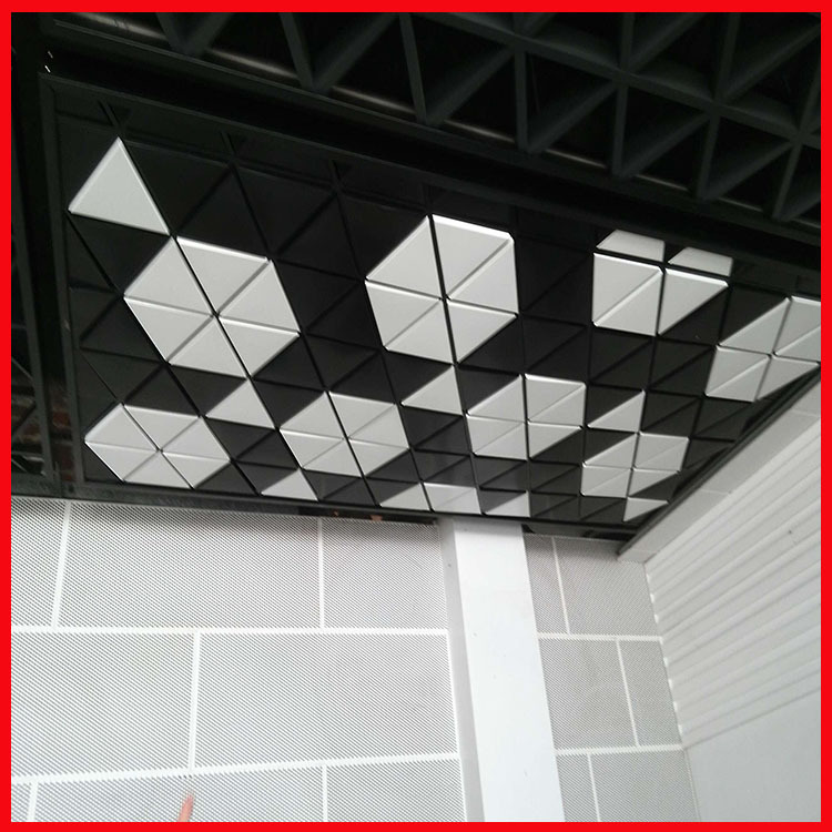 厂家定制造型拼接铝天花板2mm氟碳烤漆铝板三角形室内吊顶装饰板
