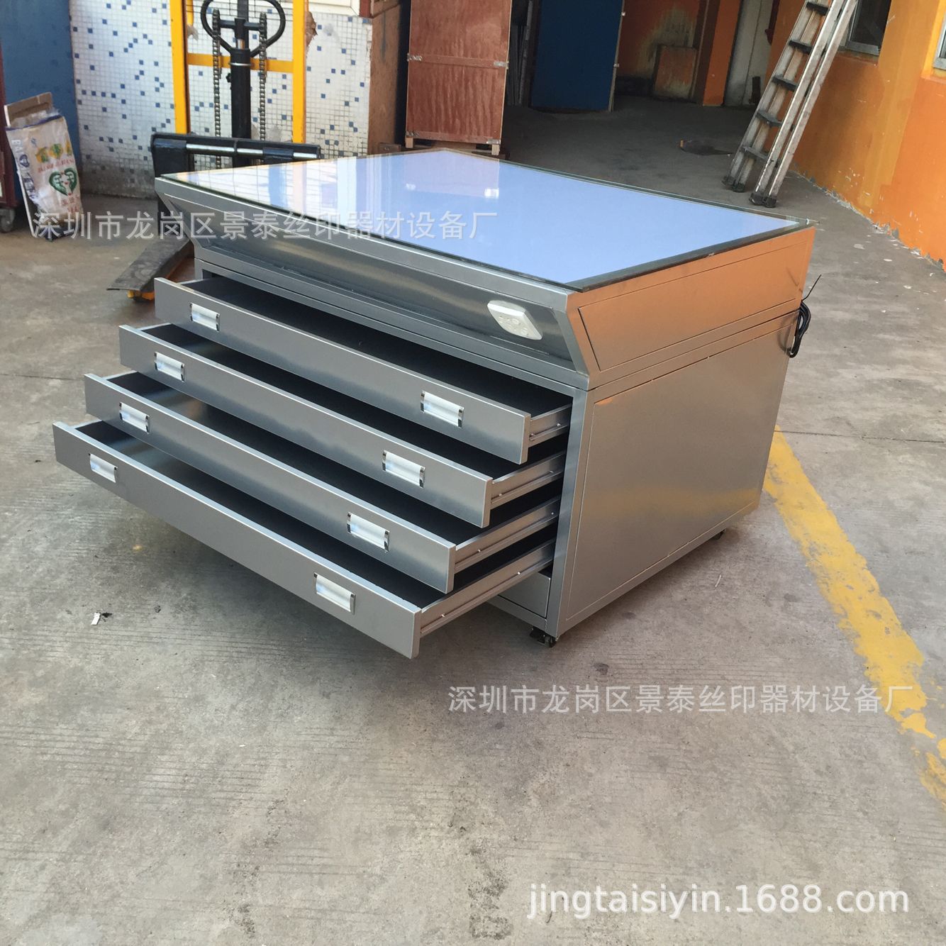 718BD1F2D8BA42B9DDB77BBB4E19C1