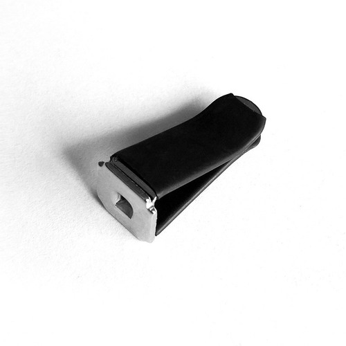 Car air outlet perfume clip plaster car aromatherapy bracket air outlet slot clip air conditioning perfume accessories diy