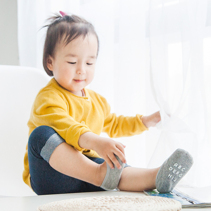 Japonés único nuevo verano boca baja Invisible Barco para niños Calcetines de algodón fino antideslizante calcetines para bebés calcetines para niños algodón peinado