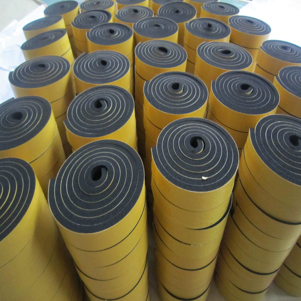 Производство и продажа уплотнителей из PVC, EPDM, NBR, CR, EVA — уплотнительные ленты для дверей и окон, холодо- и ветрозащитные, амортизирующие, звукоизолирующие