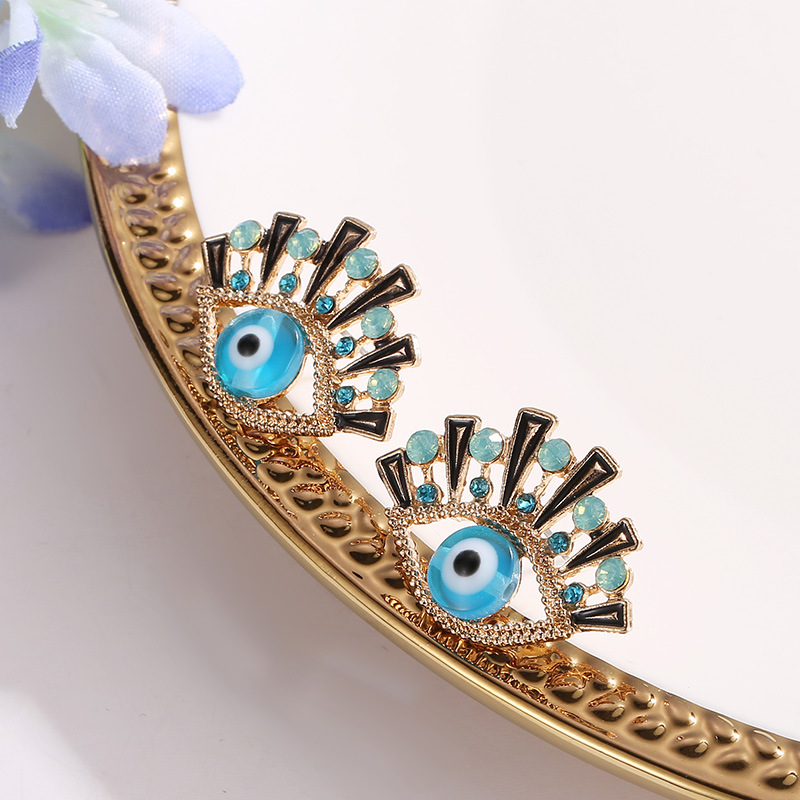 Nueva Moda Azul Ojos Pendientes Con Incrustaciones De Diamantes De Imitación Ojos Pendientes Al Por Mayor Nihaojewelry display picture 6