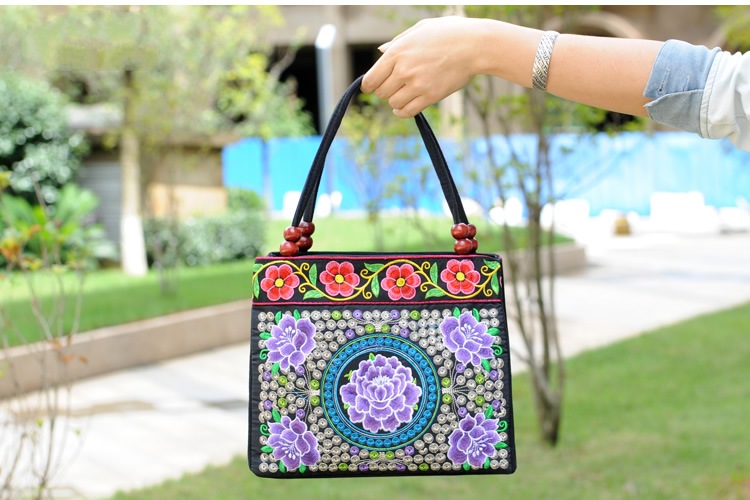 2024 nuevo bolso de cuentas de madera de doble capa portátil de mediana edad y ancianos bolso de bordado de estilo étnico bolso de lona portátil de un solo hombro bordado