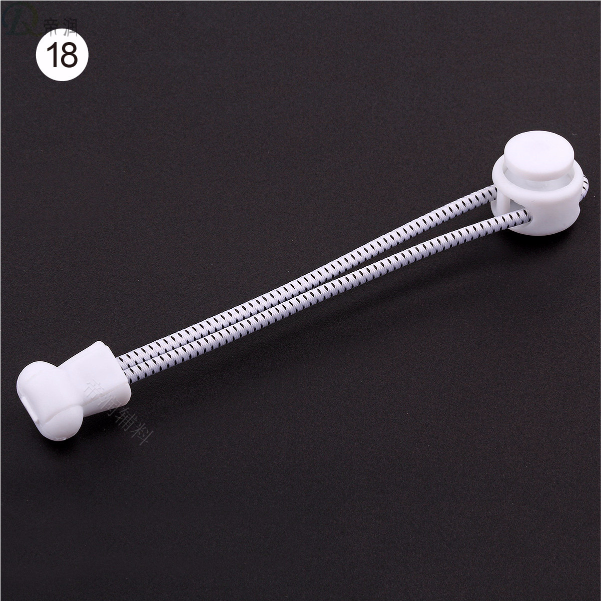 18 # 흰색과 검은 색 점