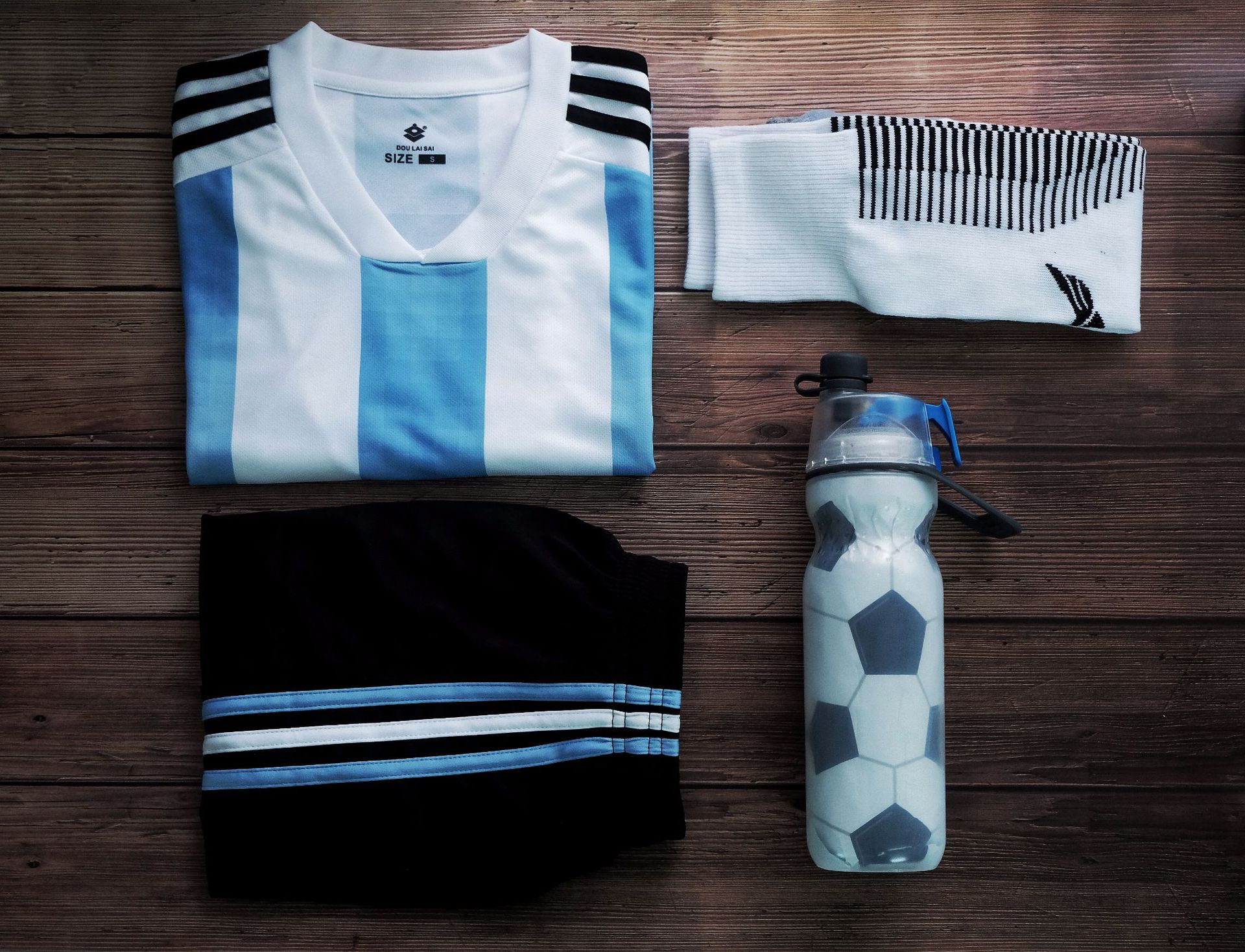 美国O2COOL足球款运动健身喷雾水杯户外水壶杯降温消暑夏世界杯|ms