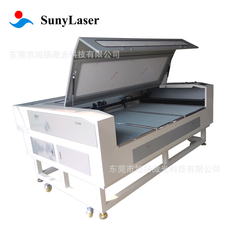 三头激光切割机 三头同时工作 三倍效率 Three Heads Lase Cutter