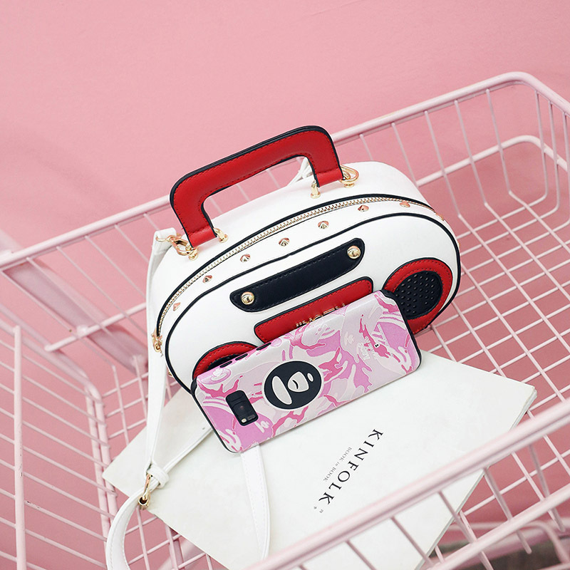 Bolso de Mano Estilo Radio Retro de PU