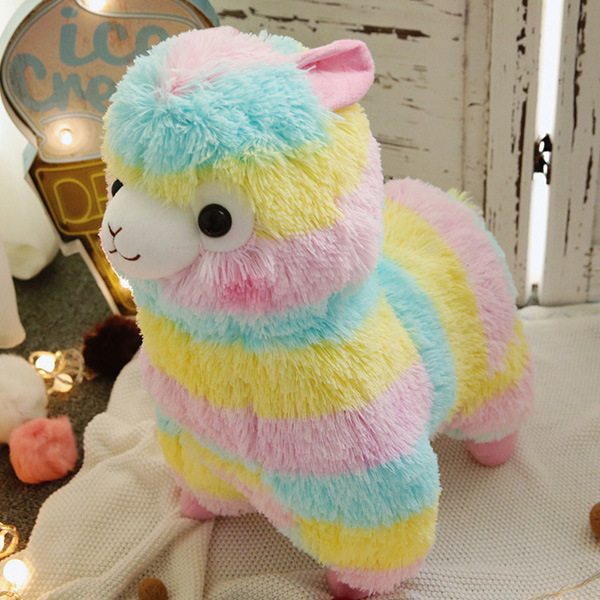 Venta al por mayor lindo animal Arco Iris alpaca muñeca de peluche de juguete colorido hierba barro caballo agarrar máquina ragdoll entrega de una sola pieza