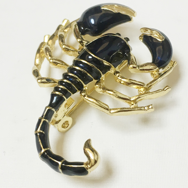 Nuova popolare spilla di scorpione nero, spilla in lega di pittura a olio di fascia alta_voghion.com