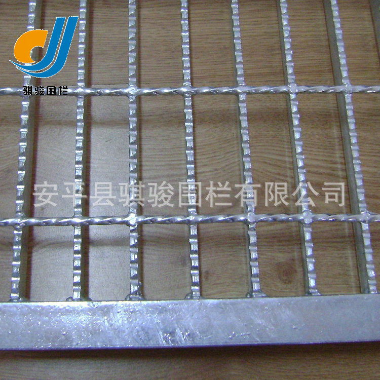 现货秒发 河北安平骐骏不锈钢齿形钢格板 专业生产外观精美