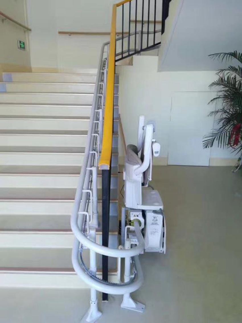 座椅式楼道代步器6层家用楼道智能代步器 会拐弯的电梯爬楼神器