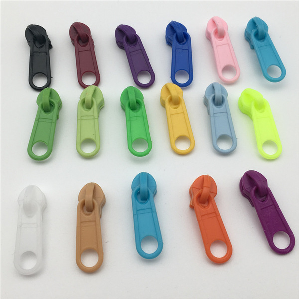 Plastic duvet cover with zipper