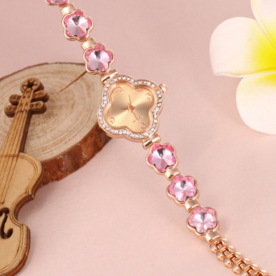 the republic of korea leisure time Student Table fashion watch quartz steel strip Bracelet Latest fashion watch Female models