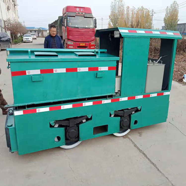 供应矿用蓄电池电机车 山东金矿专用运输设备 矿用电机车配件