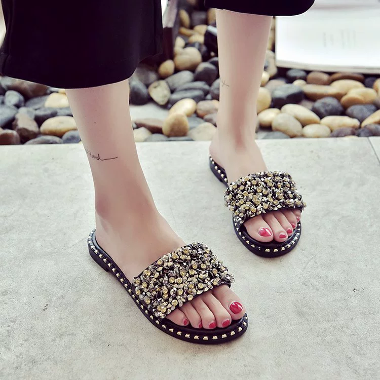 Тапочки женские летние 2021 Новые Ретро Джокер, плоские Нескользящие тапочки со стразами и одним словом, верхняя одежда, женские сандалии оптом