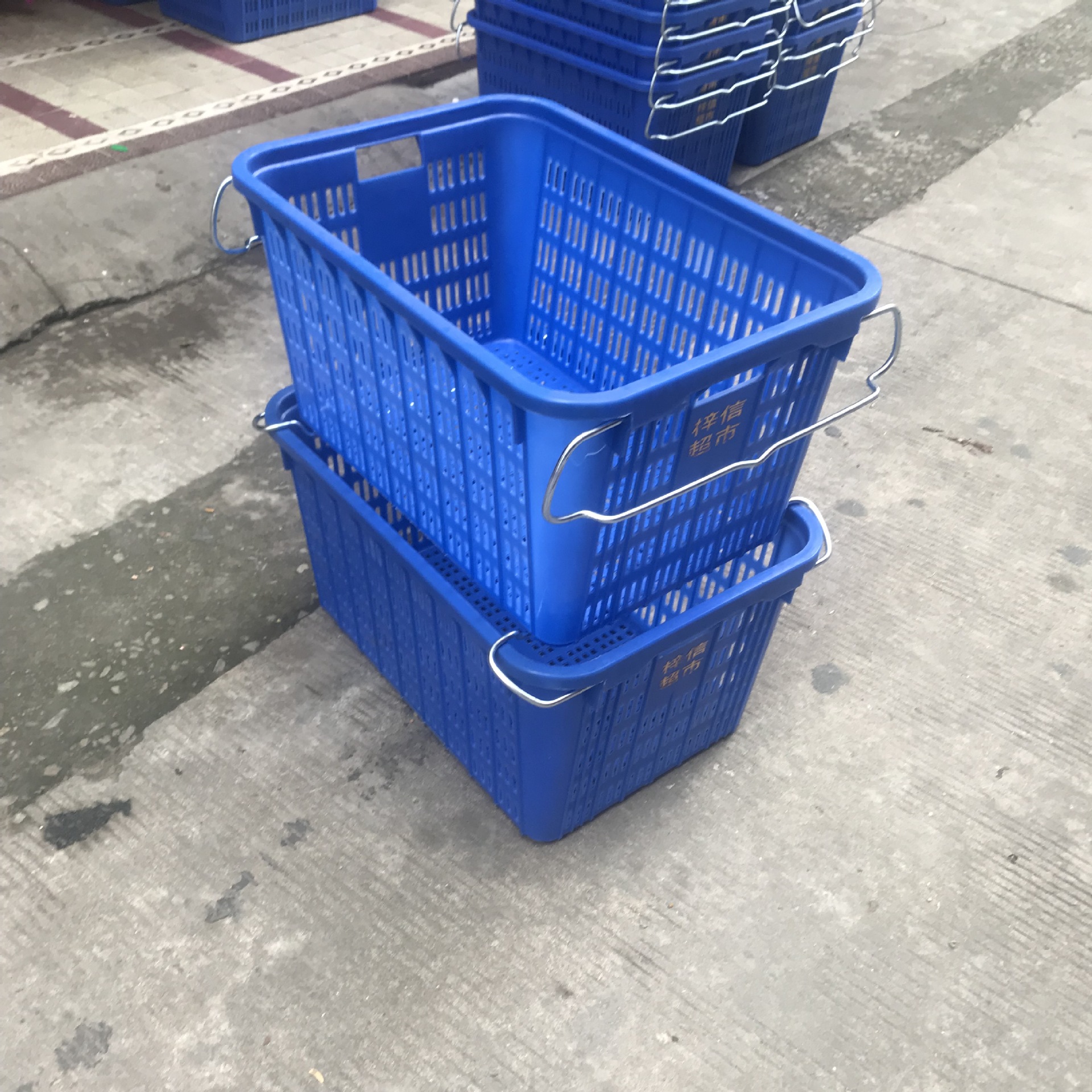 顺德 广西 南林塑胶周转箩 水果蔬菜萝710*495*370MM带铁耳储物箩